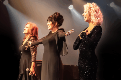 Trois des plus belles voix du Québec, Joe Bocan, Marie Carmen et Marie Denise Pelletier, se retrouveront de nouveau ensemble sur scène, avec Pour une autre histoire d’un soir,